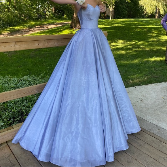 Sherri Hill prom dress - Picture 1 of 8